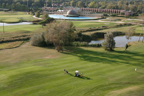 18-hole golf courses pisa tuscany seaside